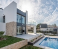 ESPMI/AH/002/36/20D2/00000, Mallorca, Noordkust, nieuwbouw villa met zwembad en tuin te koop
